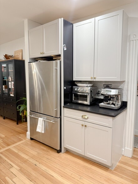 Building Photo - 9 Edison Grn