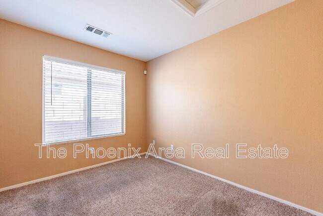 Building Photo - 1261 N Balboa Dr