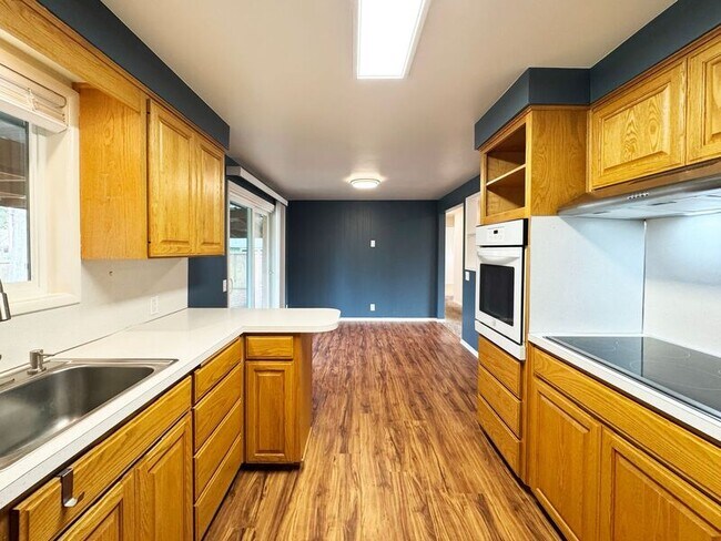 Building Photo - 2409 Ranch Dr