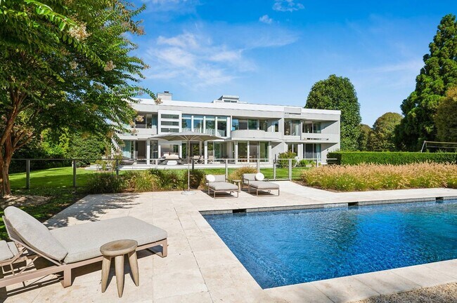 Building Photo - 8 Heller Ln