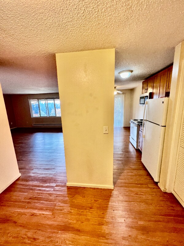 Primary Photo - 308 Summit Ave N