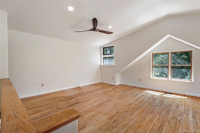 Building Photo - 222 Bog Hollow Rd