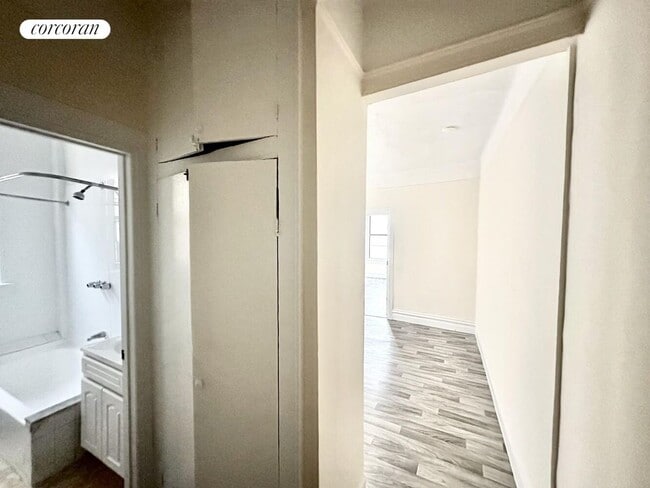 Building Photo - 137 Nagle Ave