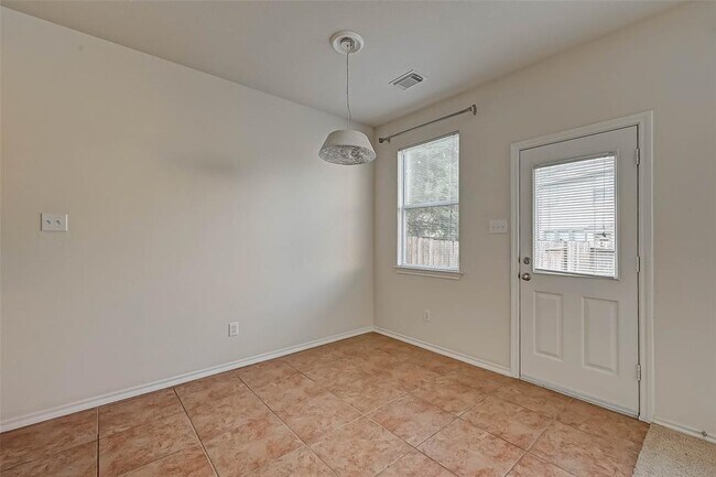 Building Photo - 22 Wickerdale Pl
