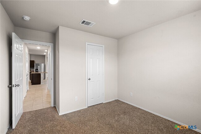 Building Photo - 5102 Karen Grn Dr