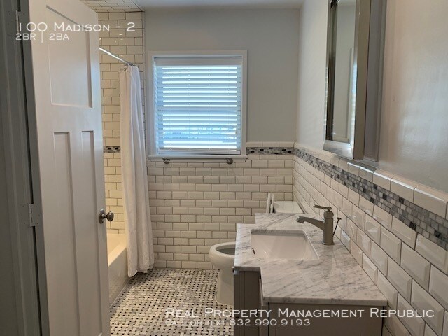 Building Photo - 100 Madison