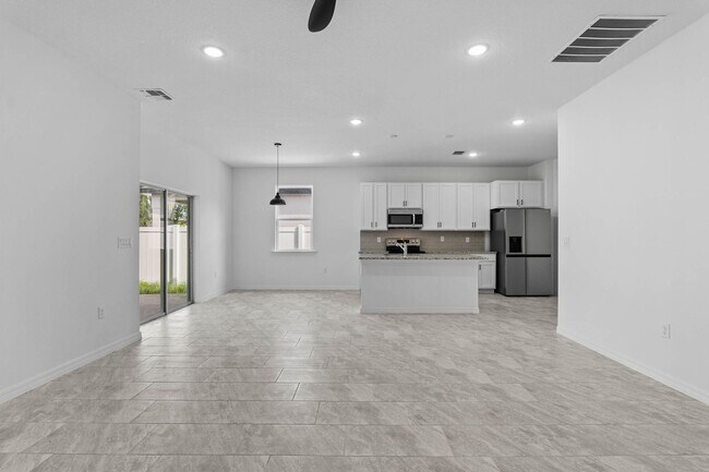 Building Photo - 2024 Built 4/2 Single Family Home for Rent 10 minutes from Orlando International Airport