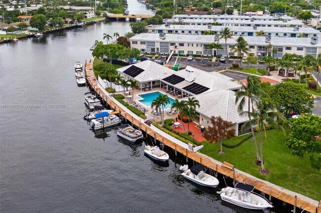 Building Photo - 130 Cypress Club Dr
