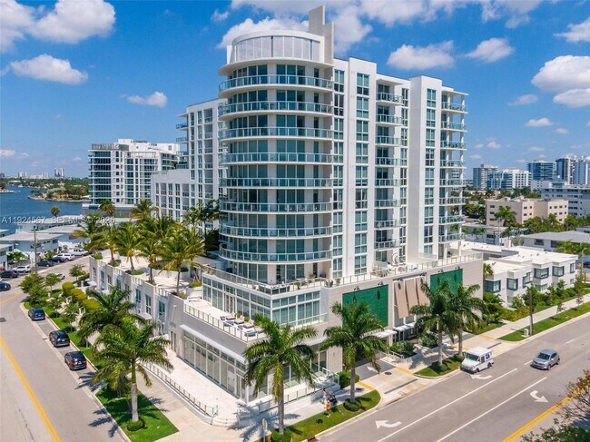 Building Photo - 401 N Birch Rd