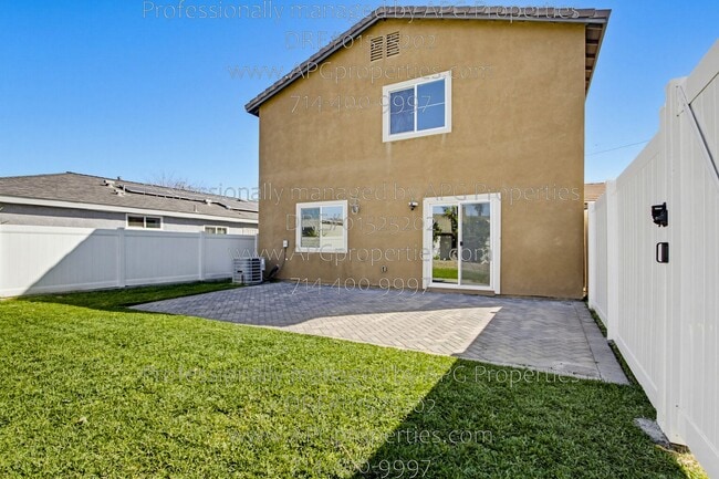 Building Photo - 139 Thompson Ave