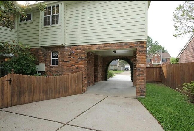 Building Photo - 23035 Lanham Dr