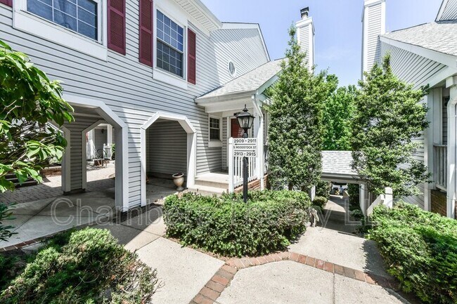 Building Photo - 2911-D S Woodstock St