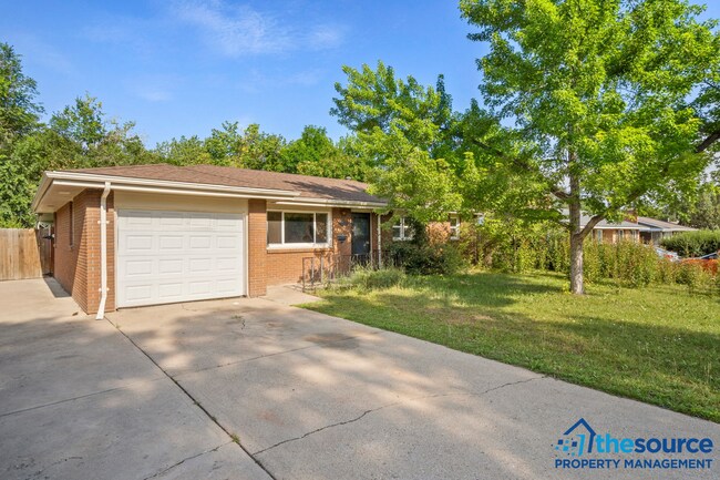 Building Photo - Students Welcome! 3 Bedroom Ranch with Big Back Yard, Flexible Lease Start Date