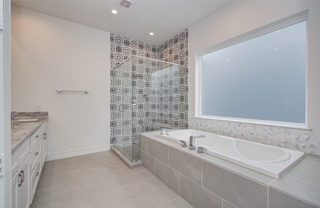 Building Photo - 8930 Spring Knoll Forest Dr