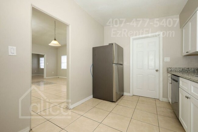 Building Photo - 5920 Avery St