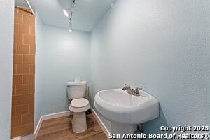 Building Photo - 2503 W Houston St