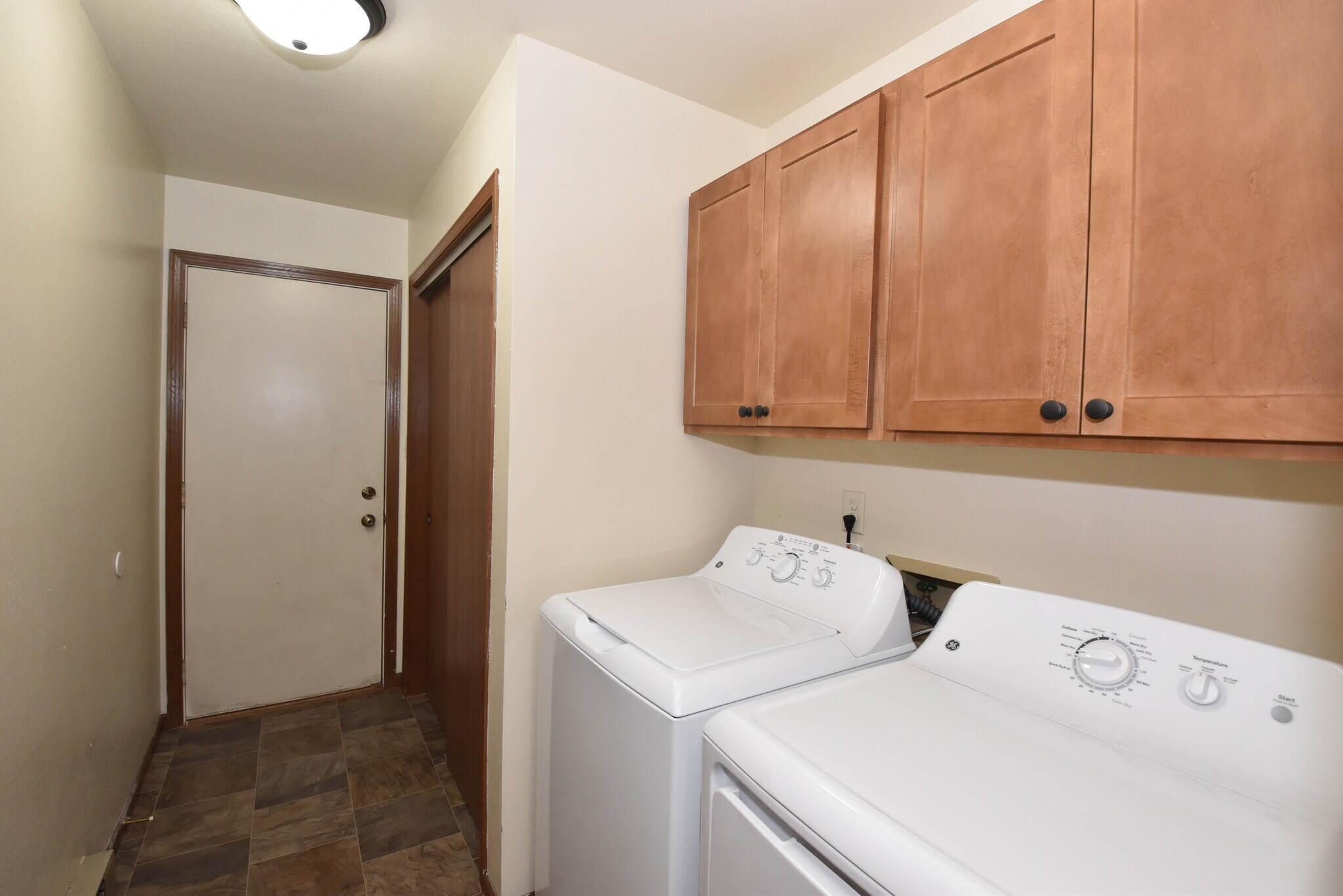 Building Photo - 5946 Joanne Dr