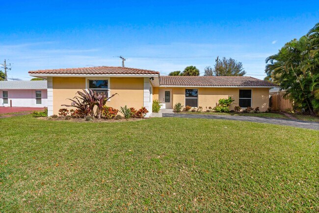 Building Photo - 3697 Holly Dr