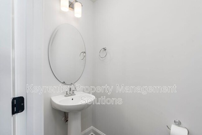 Building Photo - 337 Ridgeline Dr