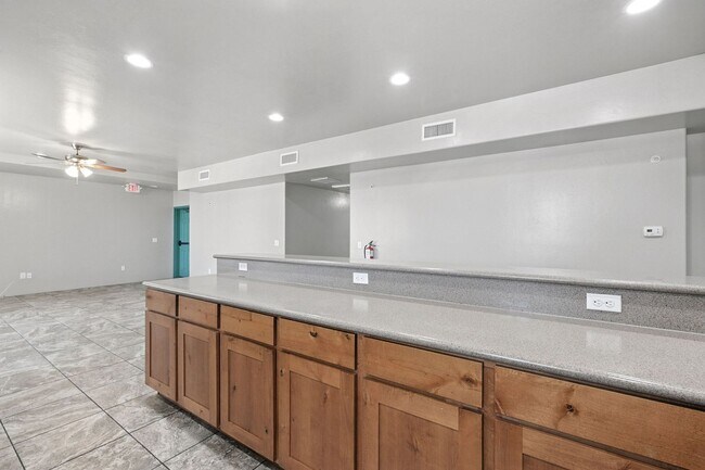 Building Photo - 50 N Mountain Ave