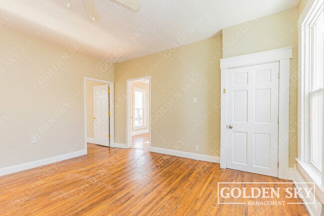 Building Photo - 900 1/2 West Main Street - NA