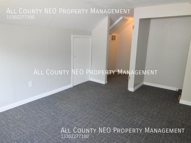 Building Photo - 2290 Suncrest Dr