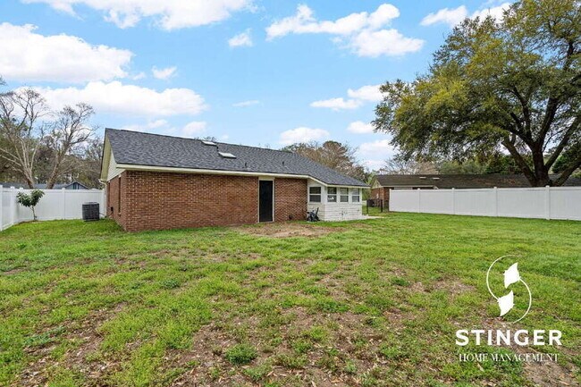 Building Photo - 16 Quail Ridge Cir N