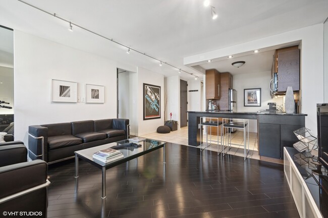 Building Photo - 1030 N State St