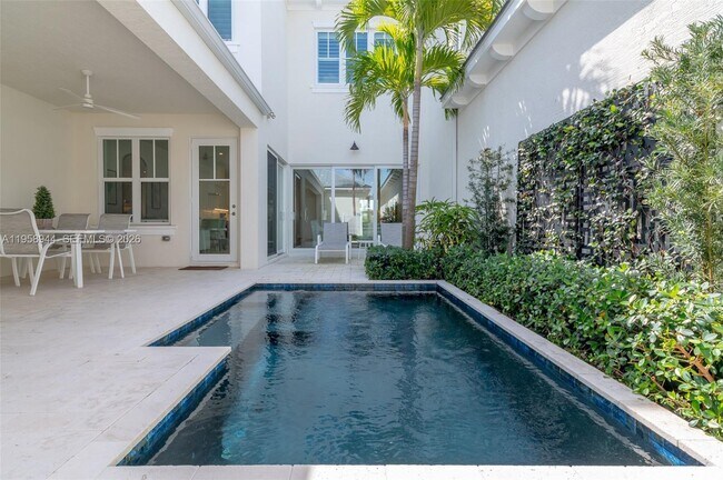 Building Photo - 11269 SE Blair Ln