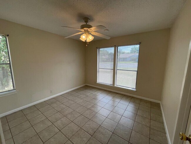 Building Photo - 318 W William Cannon Dr