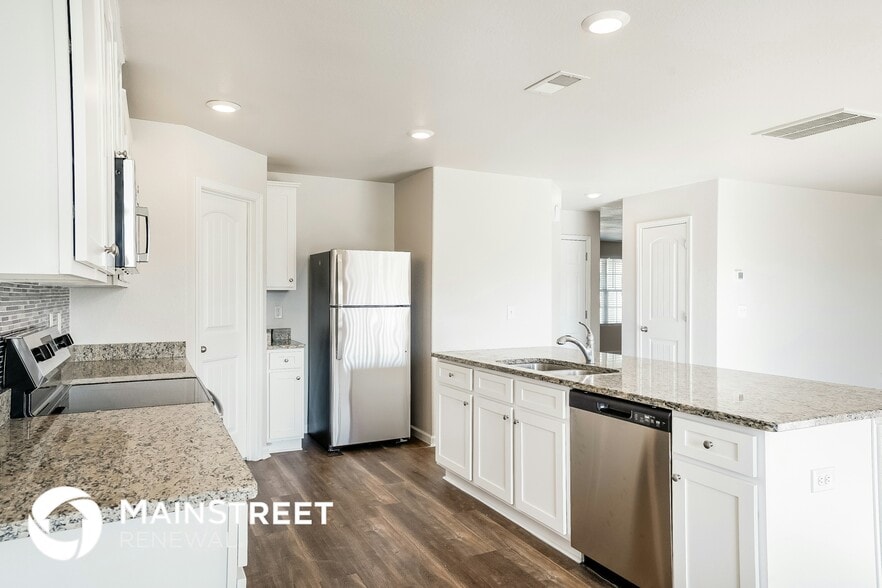 Building Photo - 124 Lahinch Dr