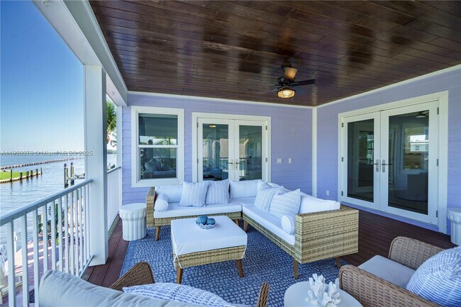 Building Photo - 474 Peninsula Dr