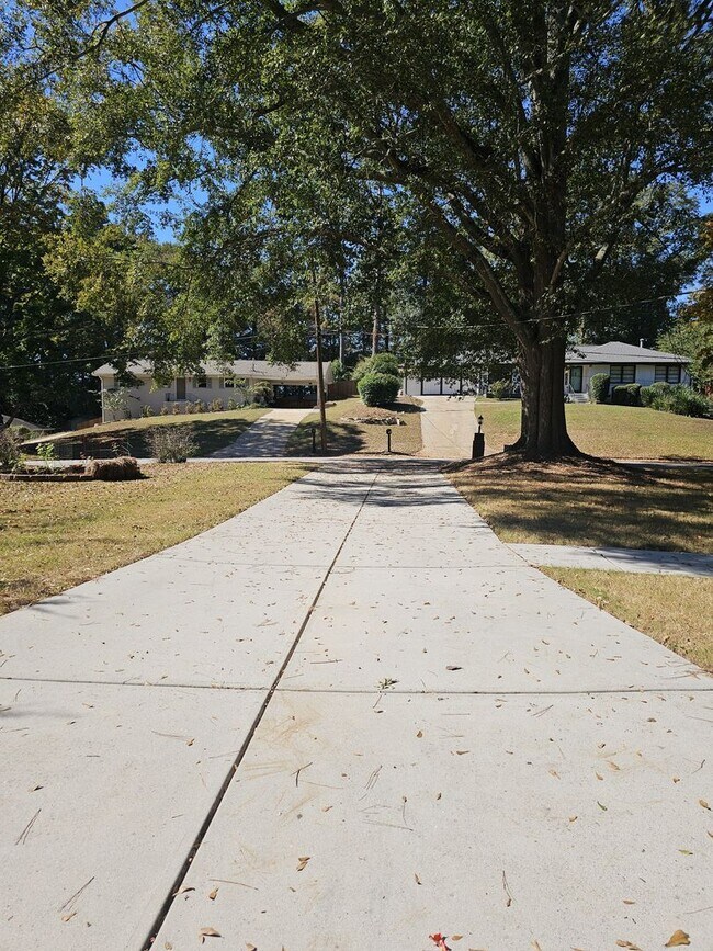 Building Photo - 3085 Stantondale Dr