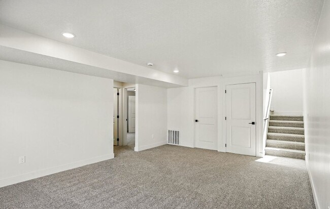 Building Photo - 714 S Liberty Cove Dr