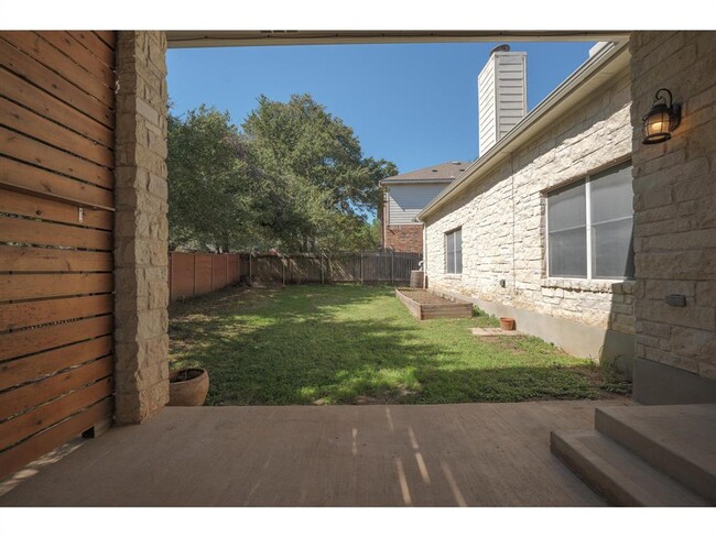 Building Photo - 5709 Pecanwood Ln