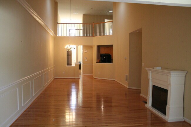 Building Photo - 4945 Decker Way