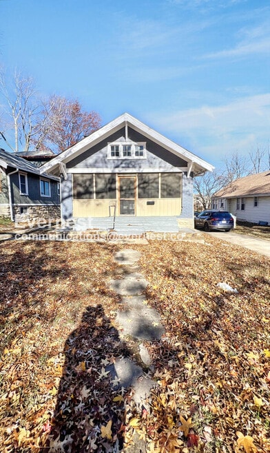 Building Photo - 1402 E 65th St