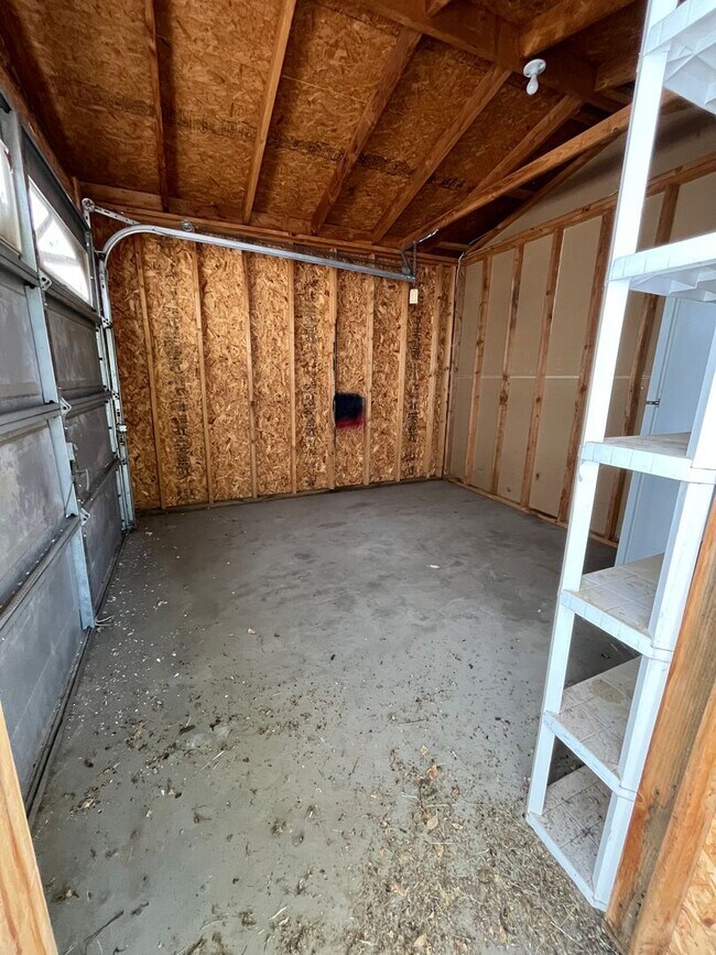 Building Photo - 6068 N Peak Cir