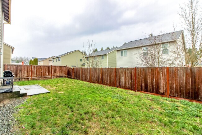 Building Photo - Beautiful Home in Highly Sought After Yelm...