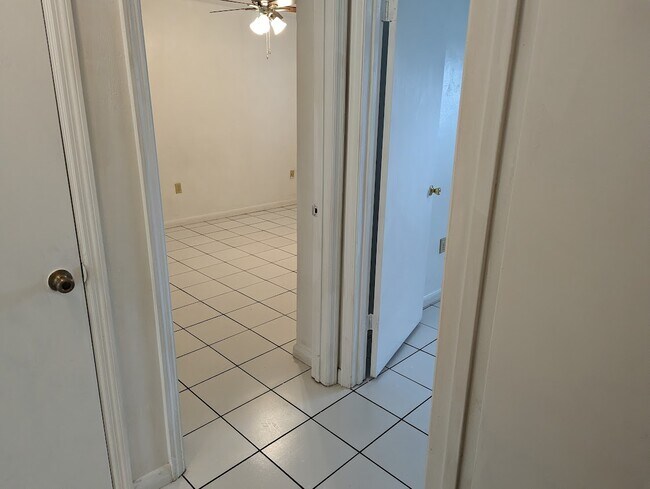 Building Photo - 3600 SW 23rd St