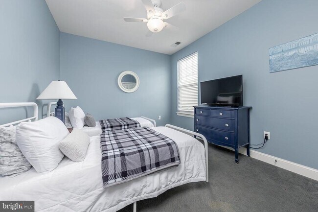 Building Photo - 130 Wesley Dr