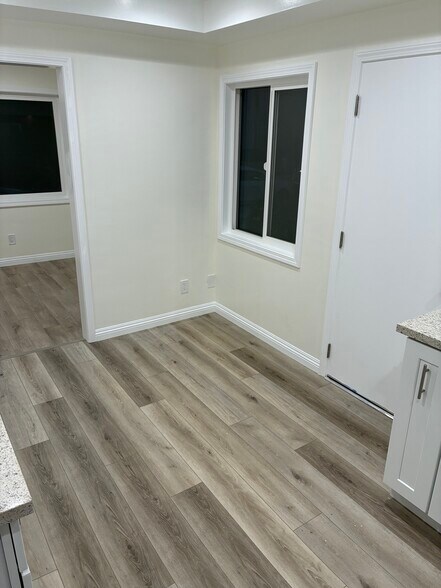 Building Photo - 12300 Manor Dr