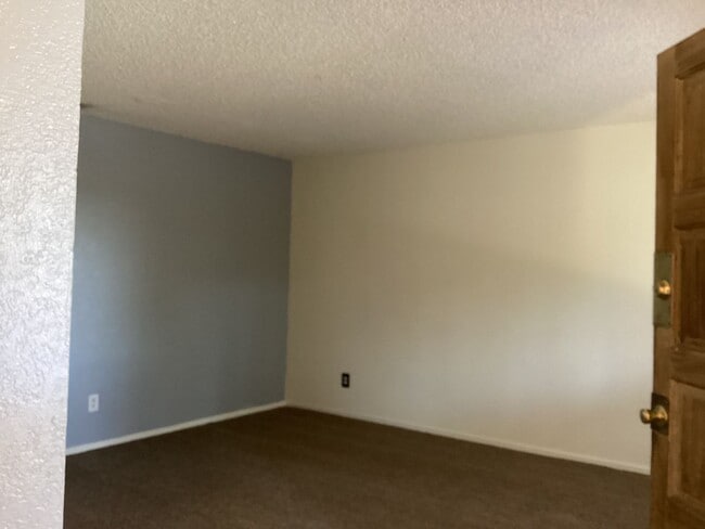 Building Photo - 563 W Alamos Ave