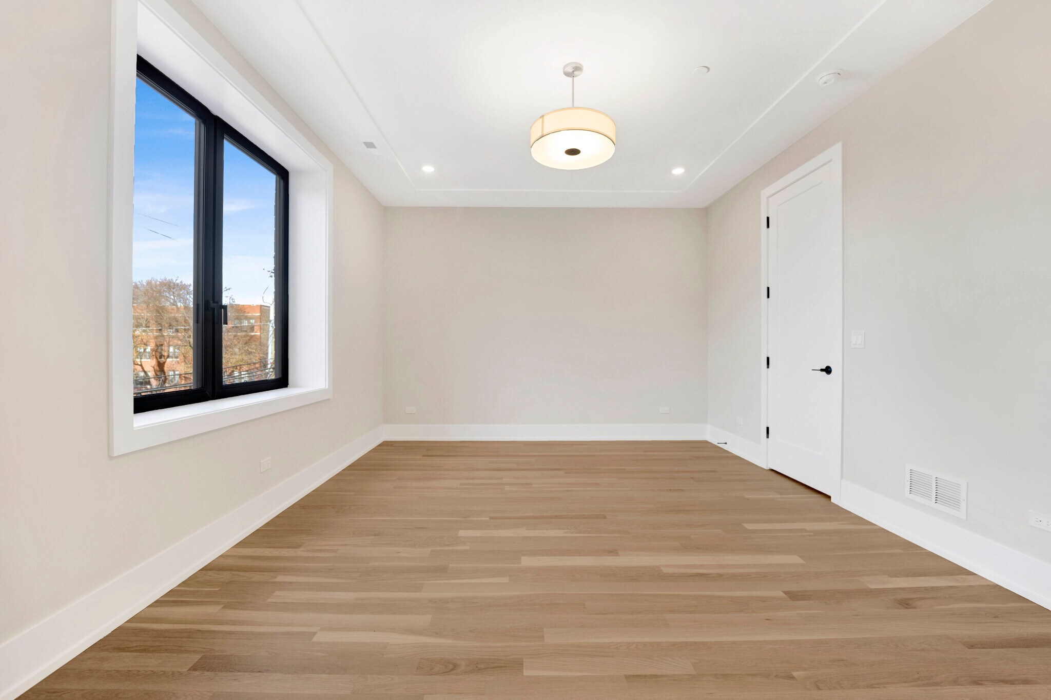 Building Photo - 3352 N Ashland Ave