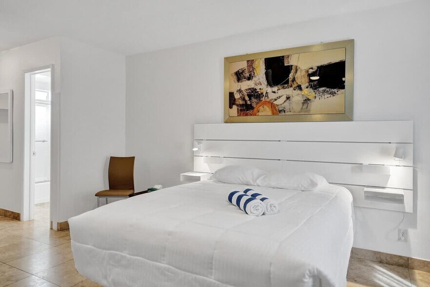 Building Photo - 3215 NE 7th St