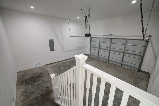 Building Photo - 1211 E 32nd St