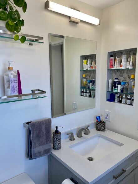 Bathroom 3 - 2742 Meadow Lark Dr