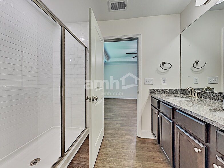 Building Photo - 124 Sweet Gum Dr