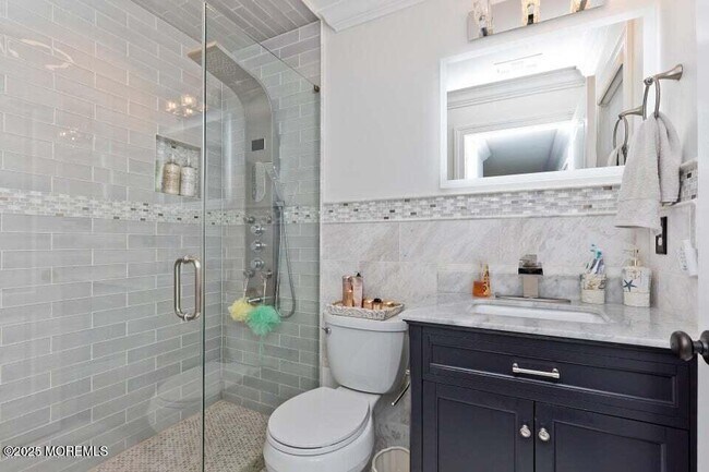 Building Photo - 136 Lippincott Ave