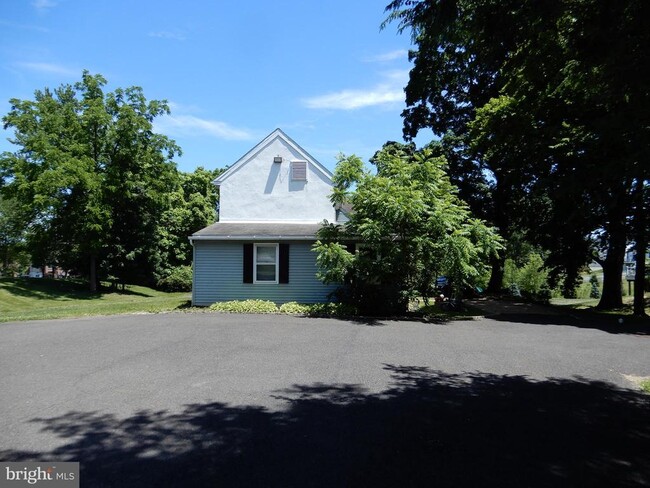 Building Photo - 691 Stoneyford Rd